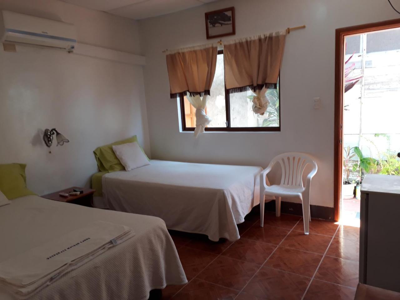 Hospedaje Mother Fanny Puerto Villamil Exterior photo